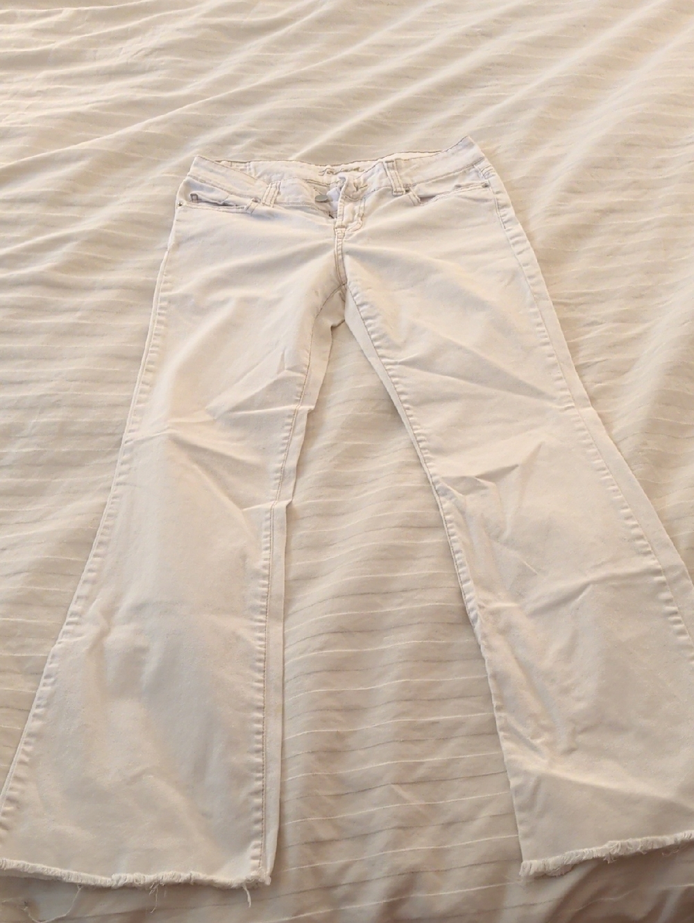 Jordache White Stretch Denim Jeans with Contrast Stitching